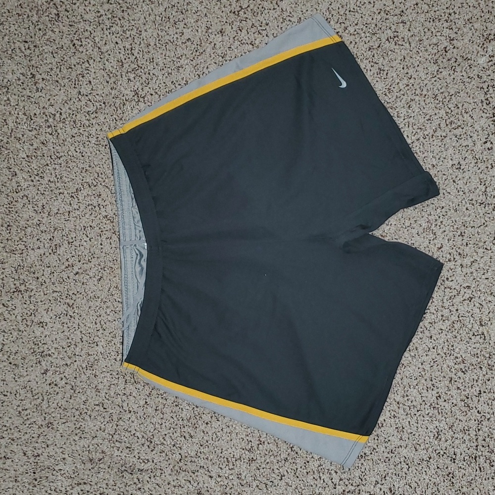 Nike Fit Dry Athletic Basketball Shorts